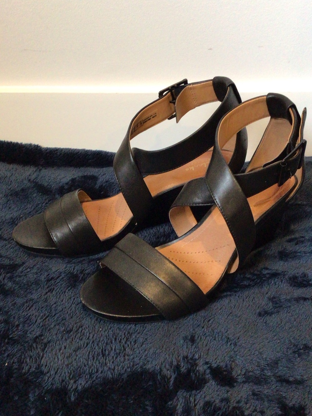 Clarks Black Leather Crisscross Buckle Sandals